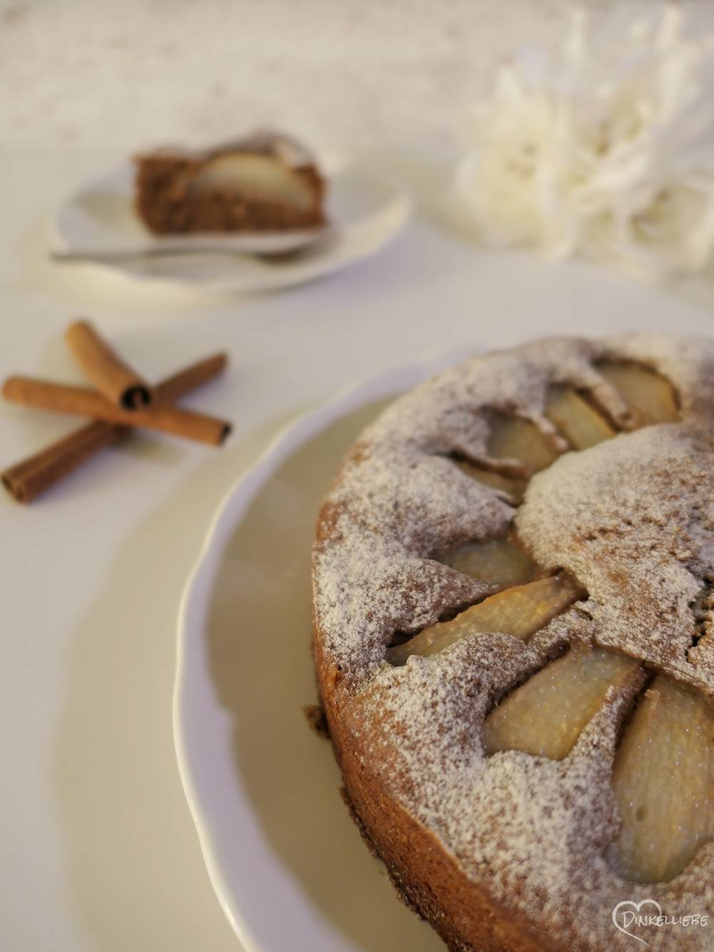 Zimtiger Birnen-Walnusskuchen