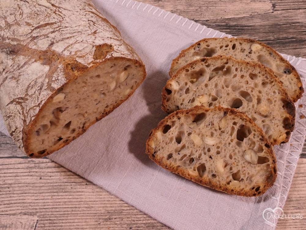 Haselnussbrot