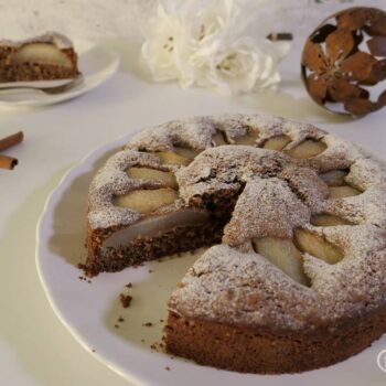 Zimtiger Birnen-Walnusskuchen