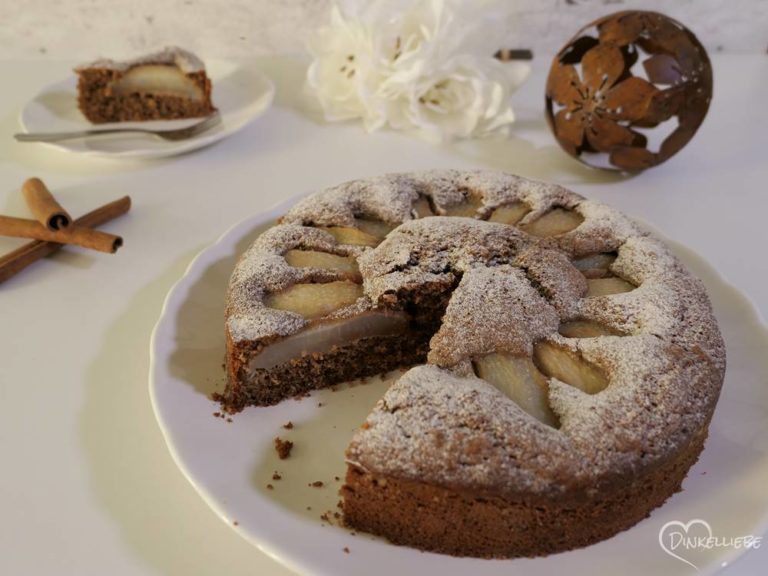 Zimtiger Birnen-Walnusskuchen